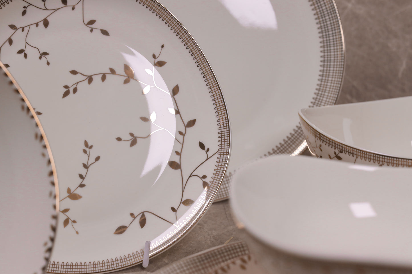 QUEEN CHARM dinner set 30 pcs
