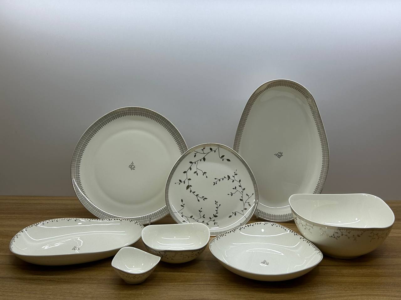 QUEEN CHARM dinner set 30 pcs