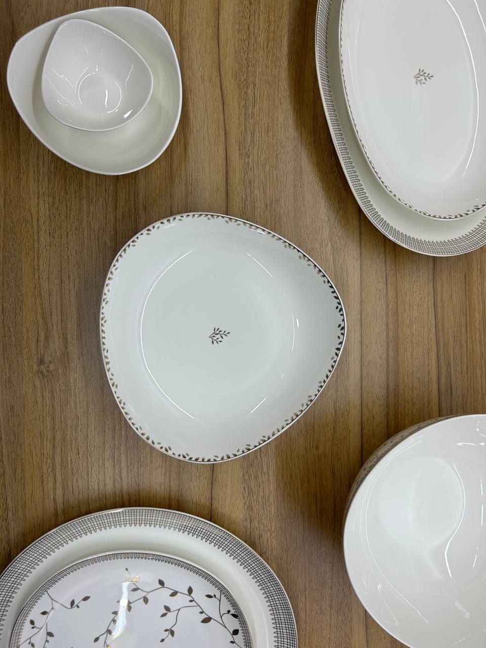 QUEEN CHARM dinner set 30 pcs
