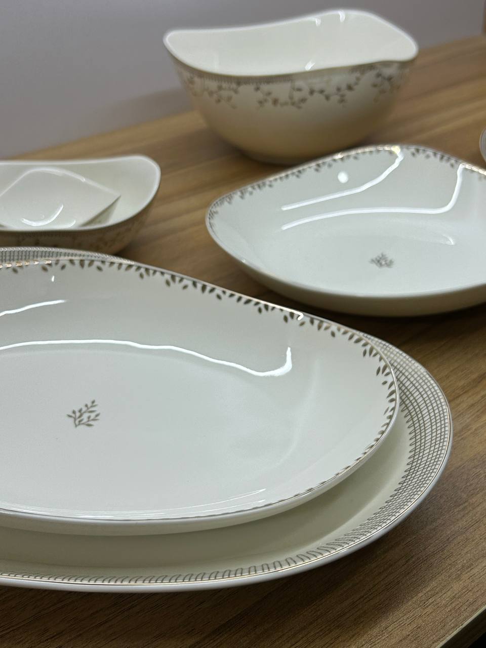QUEEN CHARM dinner set 30 pcs