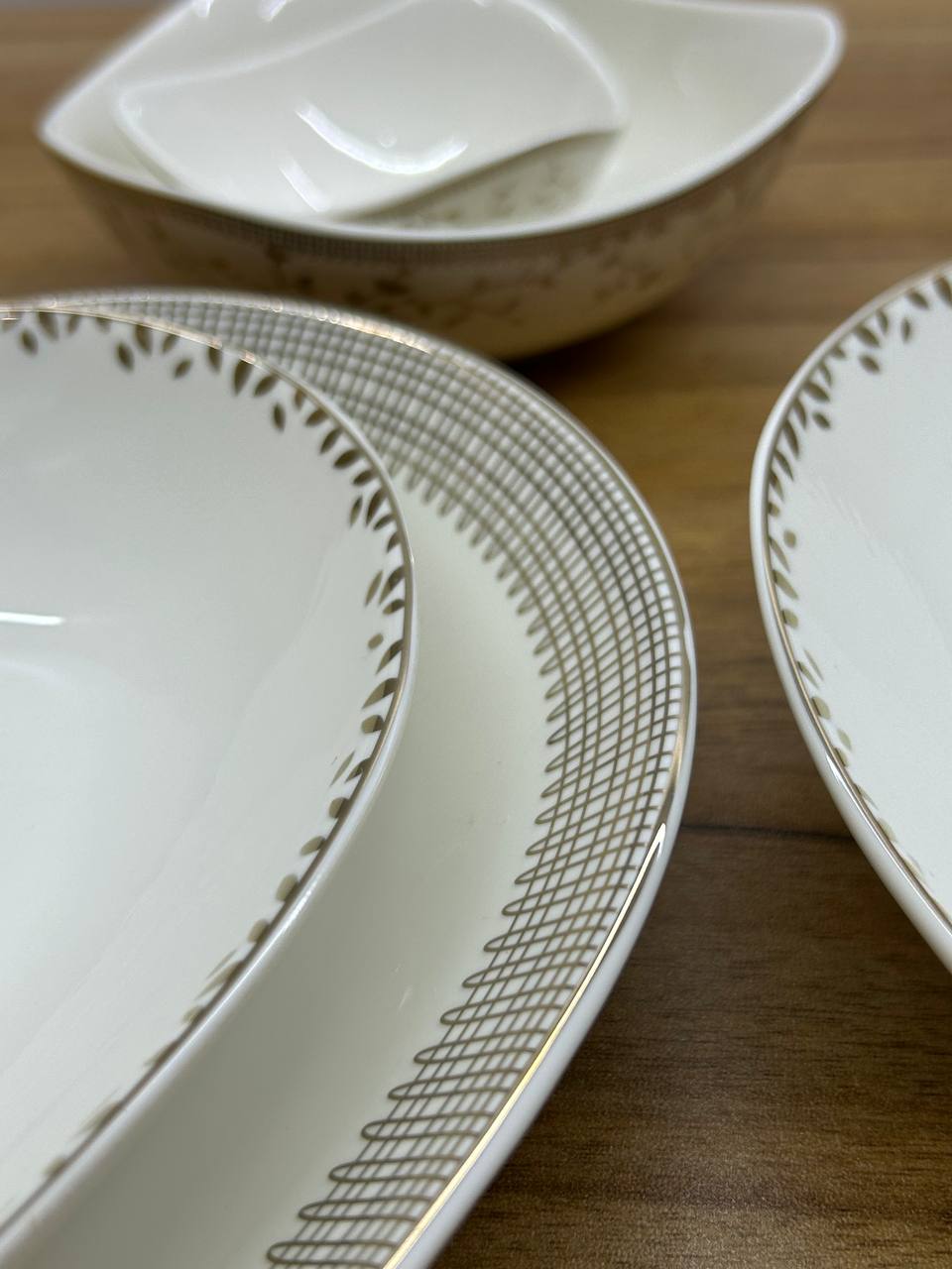 QUEEN CHARM dinner set 30 pcs
