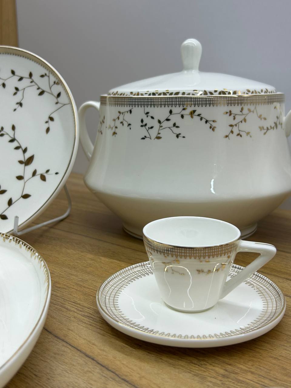 QUEEN CHARM dinner set 60 pcs