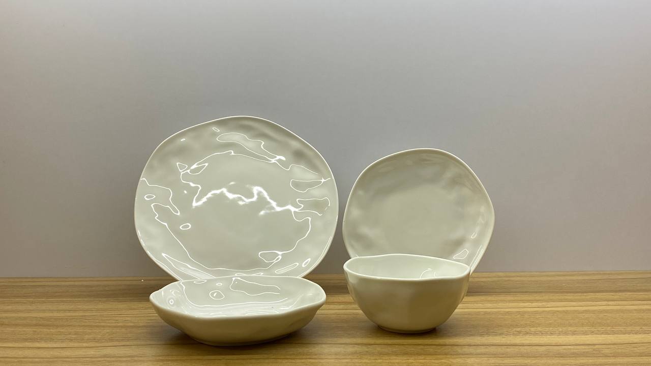 Dinner Set 24 Pcs -  طقم عشاء 24 قطعة