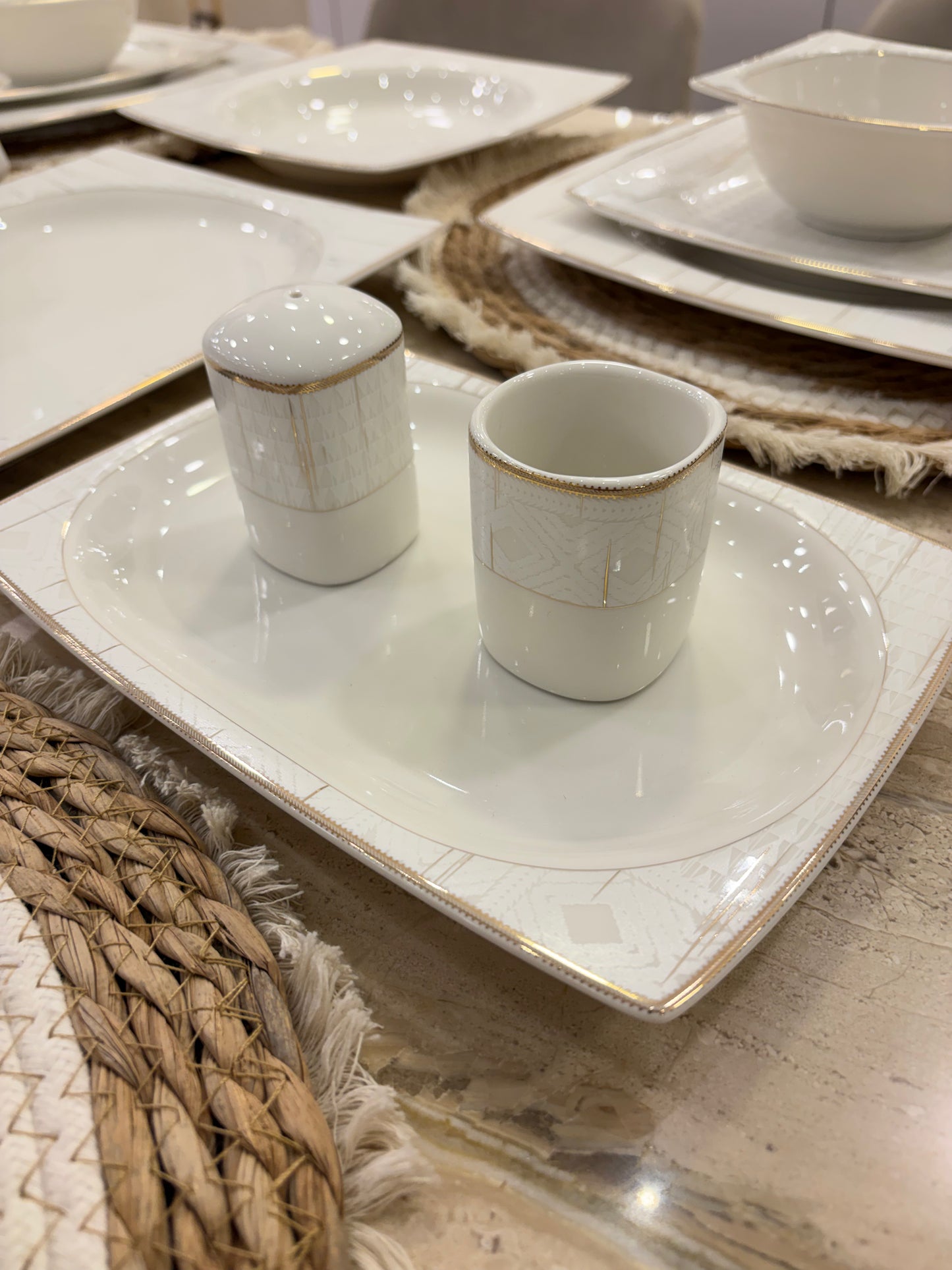 DECORATED SQUARE dinner set 33 pcs