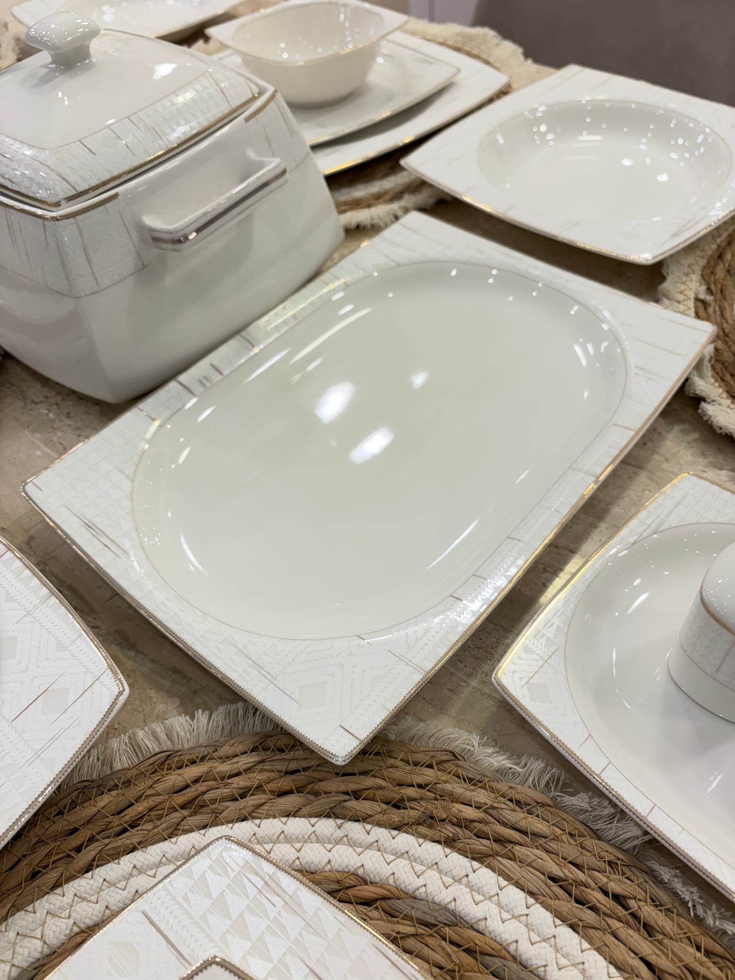 DECORATED SQUARE dinner set 33 pcs