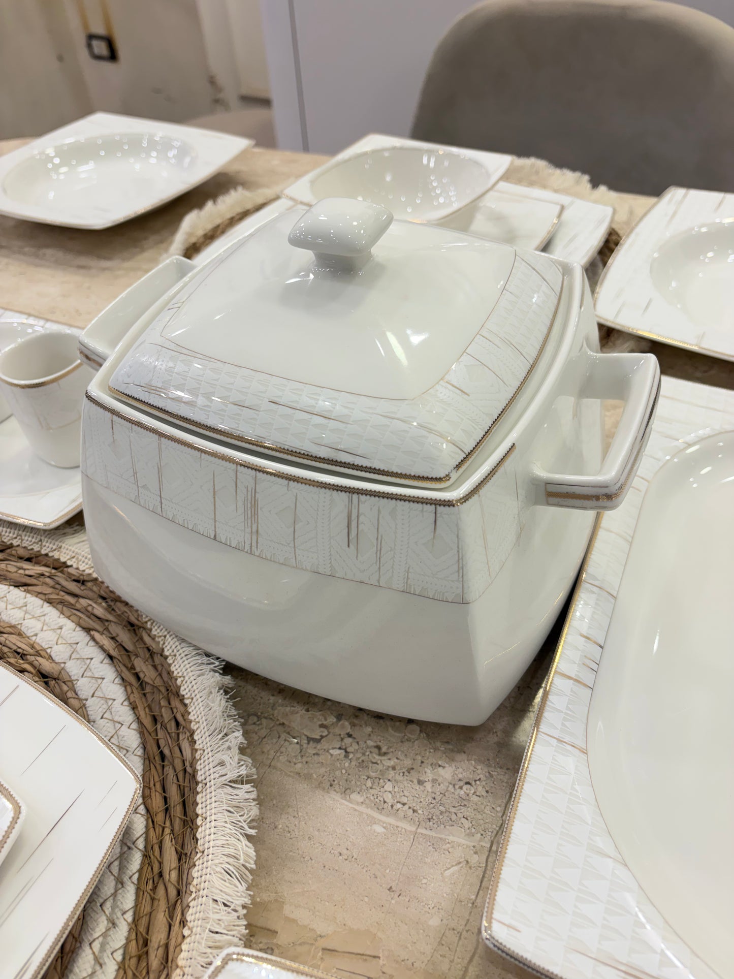 DECORATED SQUARE dinner set 33 pcs