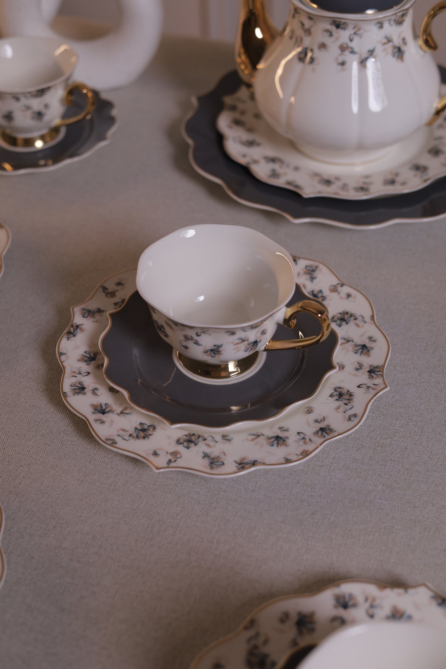EARL GREY Tea and Gateau Set 24 pcs