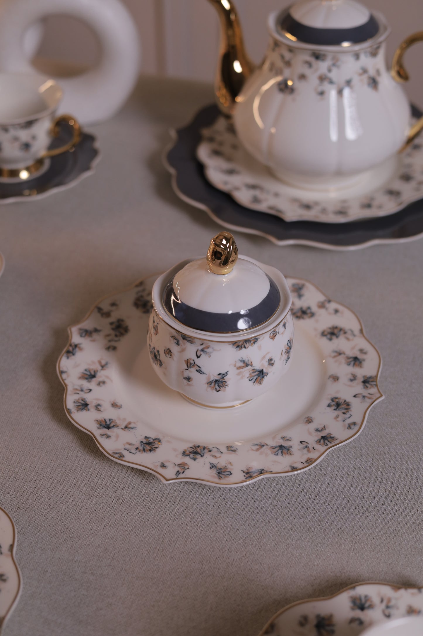 EARL GREY Tea and Gateau Set 24 pcs