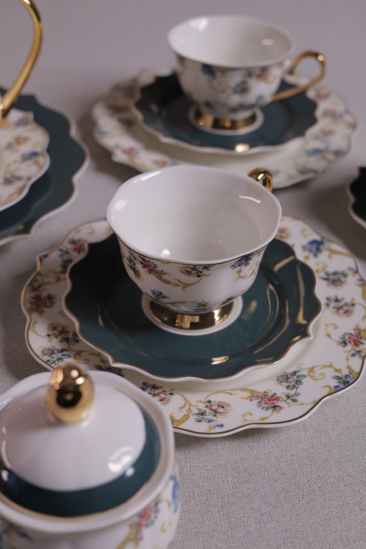 BUTTERFLY Tea and Gateau Set 24 pcs